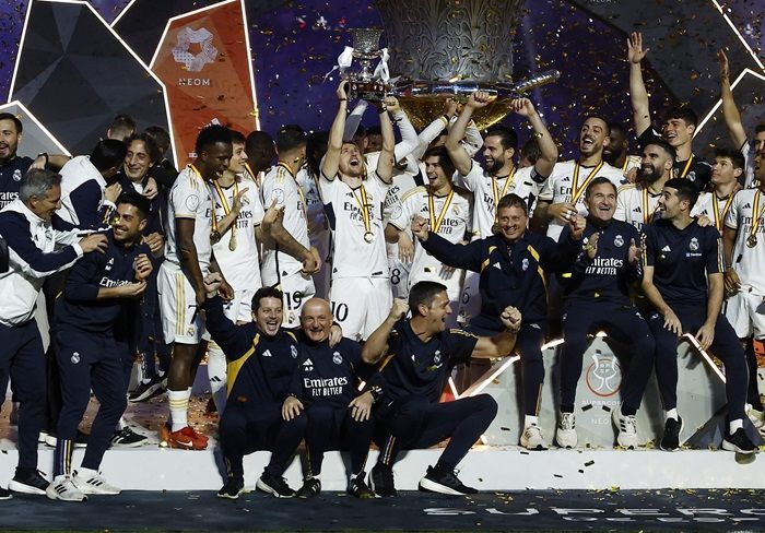 Real Madrid Sukses Jadi Juara Piala Super Spanyol usai Bekuk Barcelona 4-1