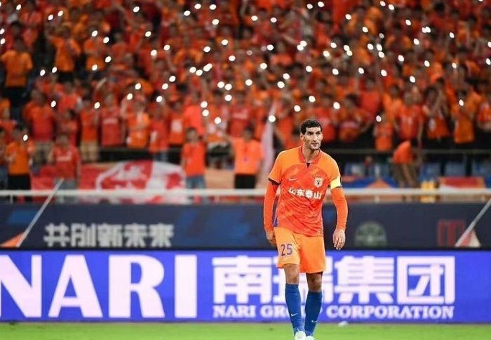 Eks Pemain Manchester United Marouane Fellaini Resmi Pensiun dari Sepak Bola Profesional