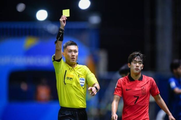 Profil Shen Yinhao: Wasit Timnas Indonesia  Vs Timnas Uzbekistan di Semifinal Piala Asia U-23 2024