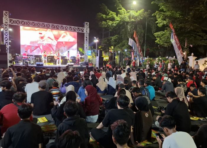 Potret Ribuan Warga Padati Rumah Dinas Walikota Yogyakarta Nobar Timnas Indonesia vs Uzbekistan