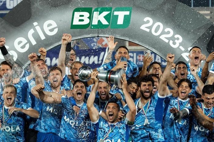Como 1907 Berhasil Promosi ke Serie A, Cesc Fabregas Ajak Semua Pemain Liburan ke Ibiza