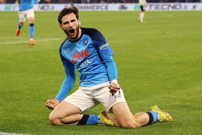Khvicha Kvaratskhelia Pengin Cabut dari Napoli demi Gabung dengan PSG