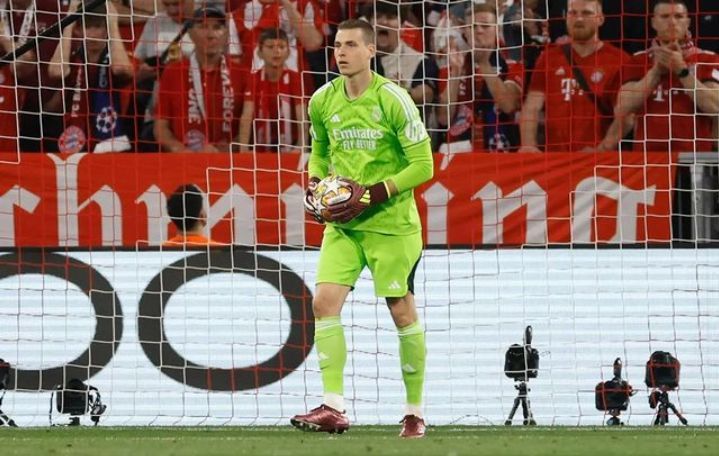 Andriy Lunin Terkena Influenza B, Absen dari Latihan dan Perjalanan ke London