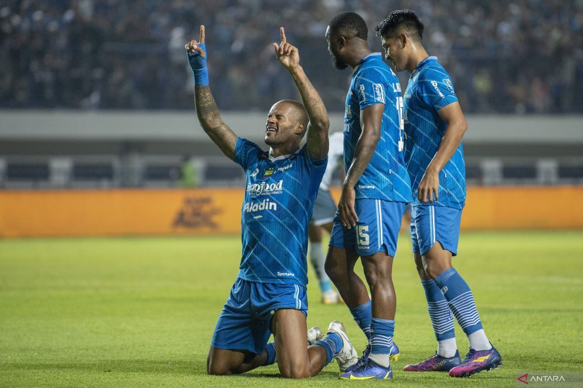 Perjalanan Persib Bandung Selangkah Lagi Jadi Juara Liga 1 2023/2024