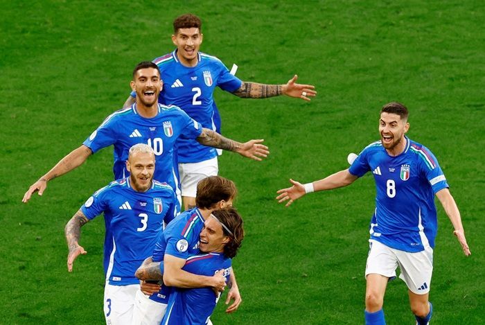Tertinggal Lebih Dulu, Sang Juara Bertahan Italia Mampu Comeback