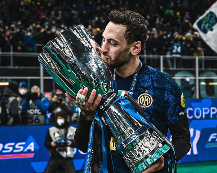 Inter Milan akan Lepas Calhanoglu ke Bayern Jika Sudah Tak Betah di Italia