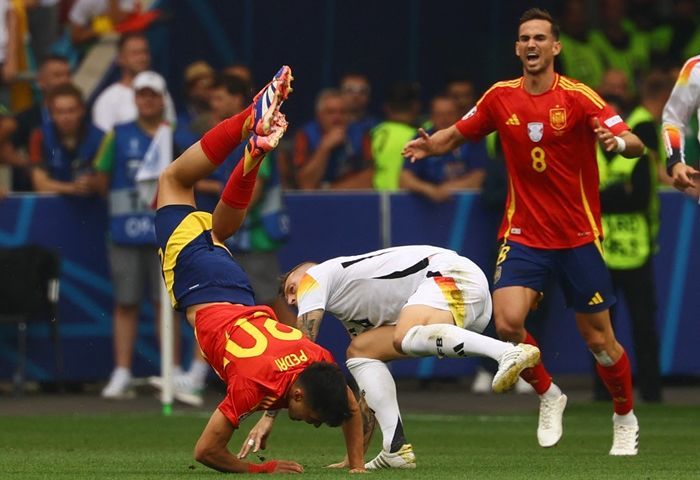 Luis De La Fuente Kecam Tackle Keras Toni Kroos Kepada Pedri