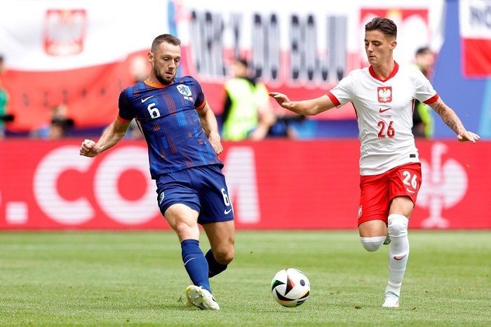 Stefan de Vrij Dikabarkan akan Hengkang dari Inter, Menuju Al-Ittihad?