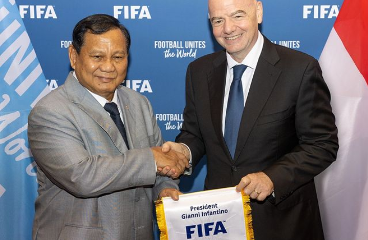 Gianni Infantino Bertemu Prabowo di Paris, Bahas Kerja Sama FIFA dan Indonesia