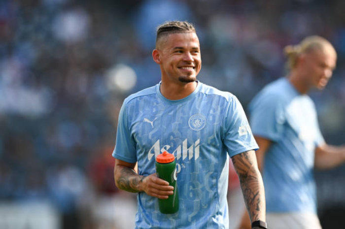 Bikin Blunder Konyol saat Lawan AC Milan, Kalvin Phillips Jadi Sasaran Kritik Penggemar Man City