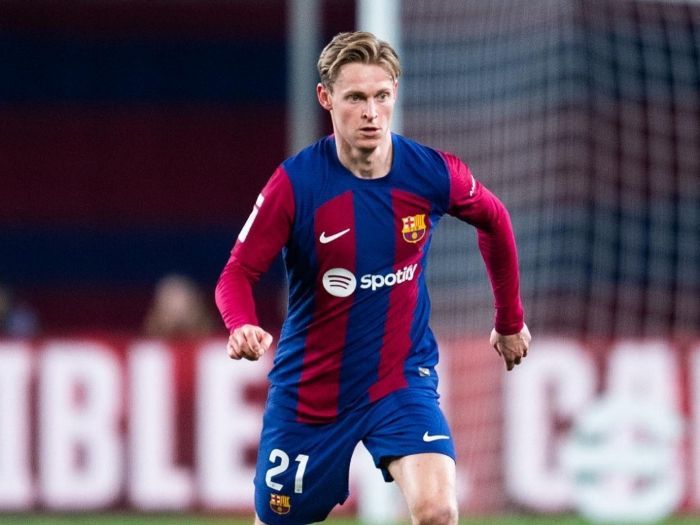 Demi Keharmonisan Tim, Hansi Flick Siap Depak Frenkie de Jong dari Barcelona