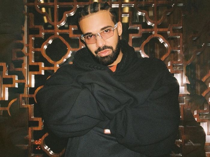 Sah! Drake Resmi Jadi Investor Baru di Klub Jay Idzes, Venezia