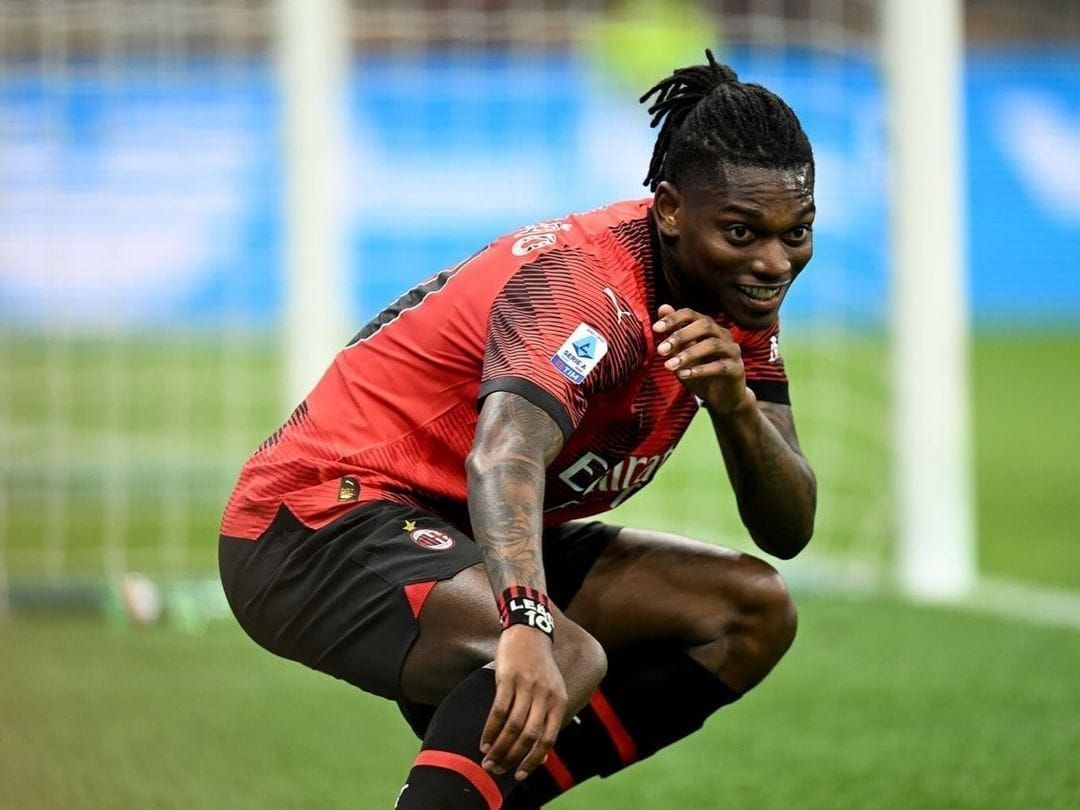 Krisis Keuangan Tak Halangi Barcelona Datangkan Rafael Leao dari AC Milan