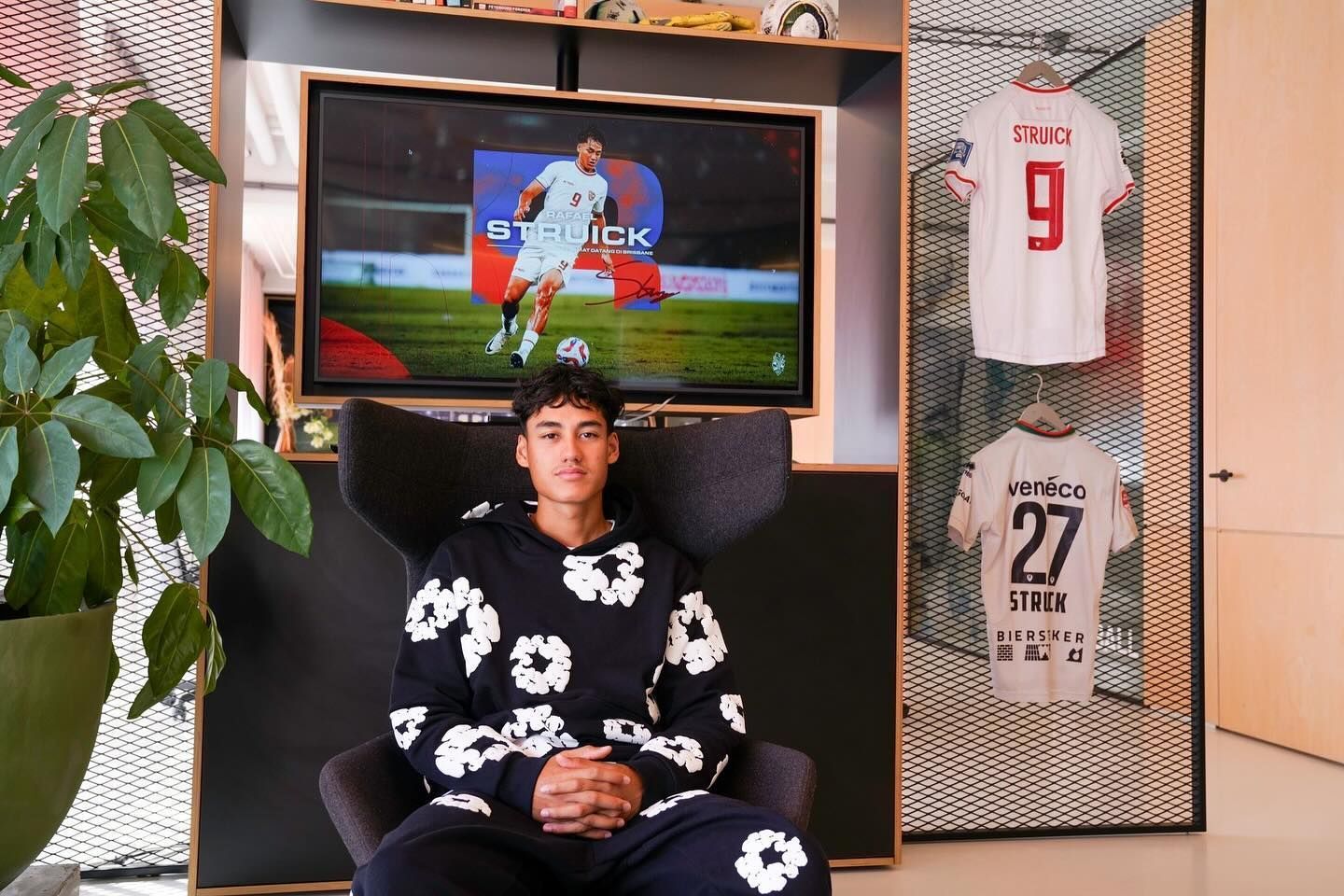 Bintang Timnas Indonesia Rafael Struick Bergabung dengan Brisbane Roar FC