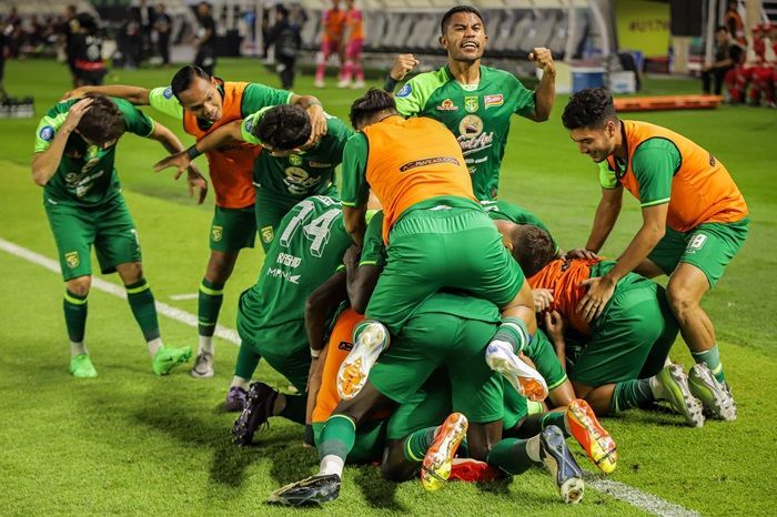 Malik Risaldi Cetak Gol Debut di Laga Kandang, Persebaya Membalikkan Keadaan 2-1 Atas Persis Solo