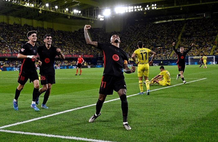 Barcelona Permalukan Villareal di Kandang Sendiri, Lewandowski dan Rapinha Cetak Brace