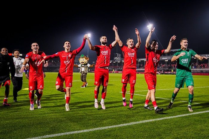 Thom Haye Raih Kemenangan Perdana Bersama Almere City di Liga Usai Lawan Klubnya Calvin Verdonk
