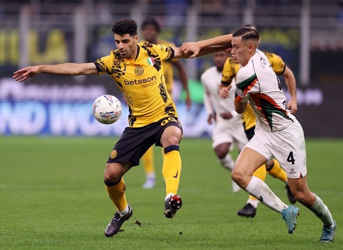Jay Idzes Kembali Mendapat Pujian dari Media Italia Meski Venezia Kalah atas Inter Milan