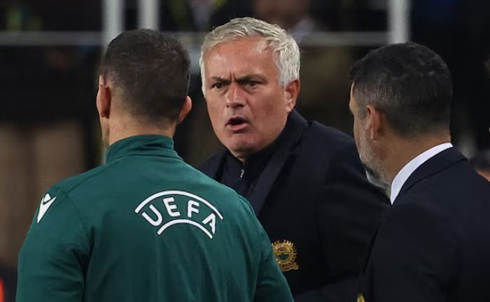 Sudah Punya 3 Penyerang Hebat, Jose Mourinho Tegaskan Nggak Butuh Cristiano Ronaldo di Fenerbahce