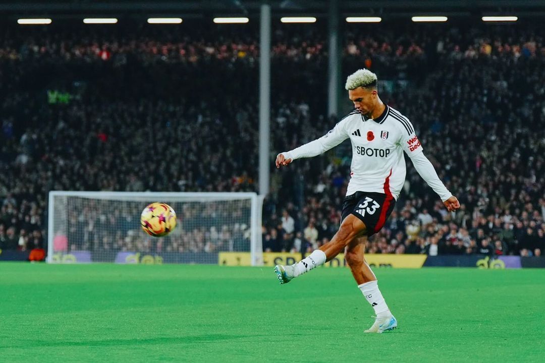Manchester United dan Liverpool Siap Rebutan Antonee Robinson dari Fulham!
