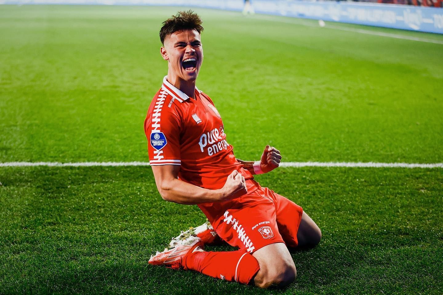 Pelatih FC Twente Konfirmasi Mees Hilgers Kembali Dihantam Cedera