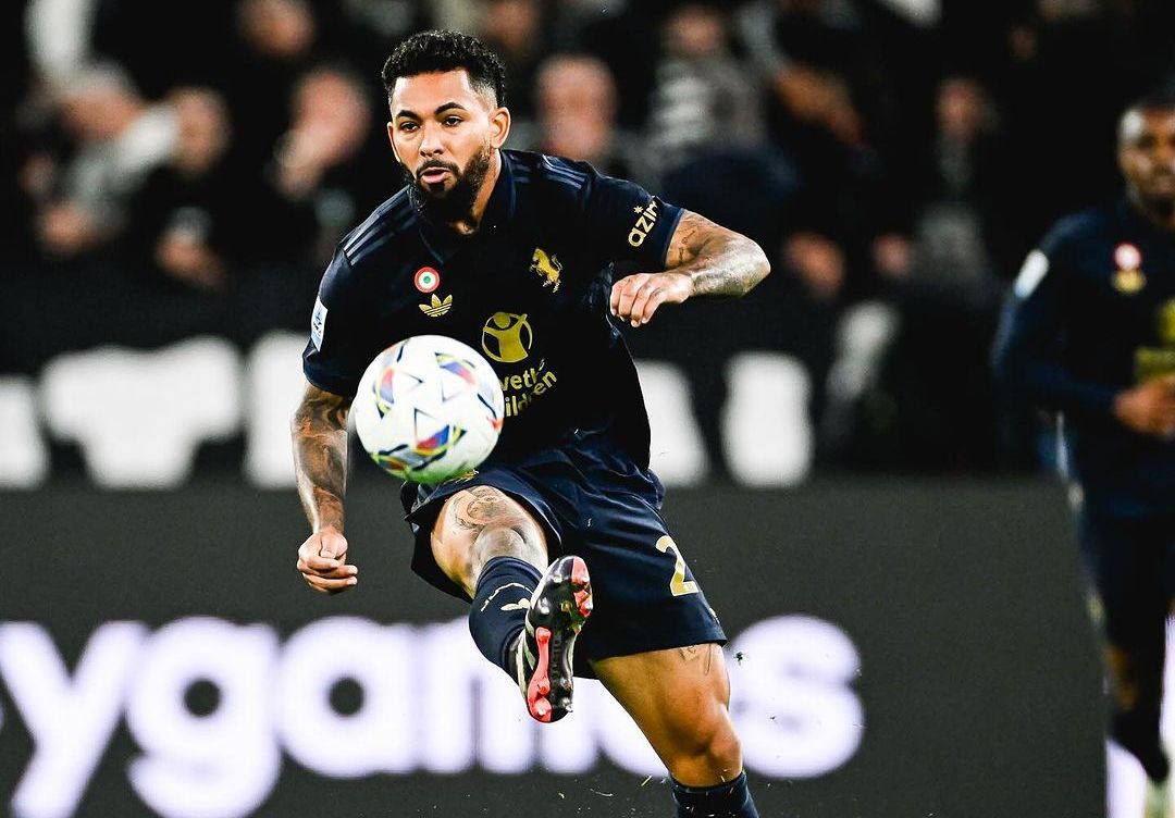 Manchester United Berkesempatan untuk Datangkan Douglas Luiz dari Juventus di Januari