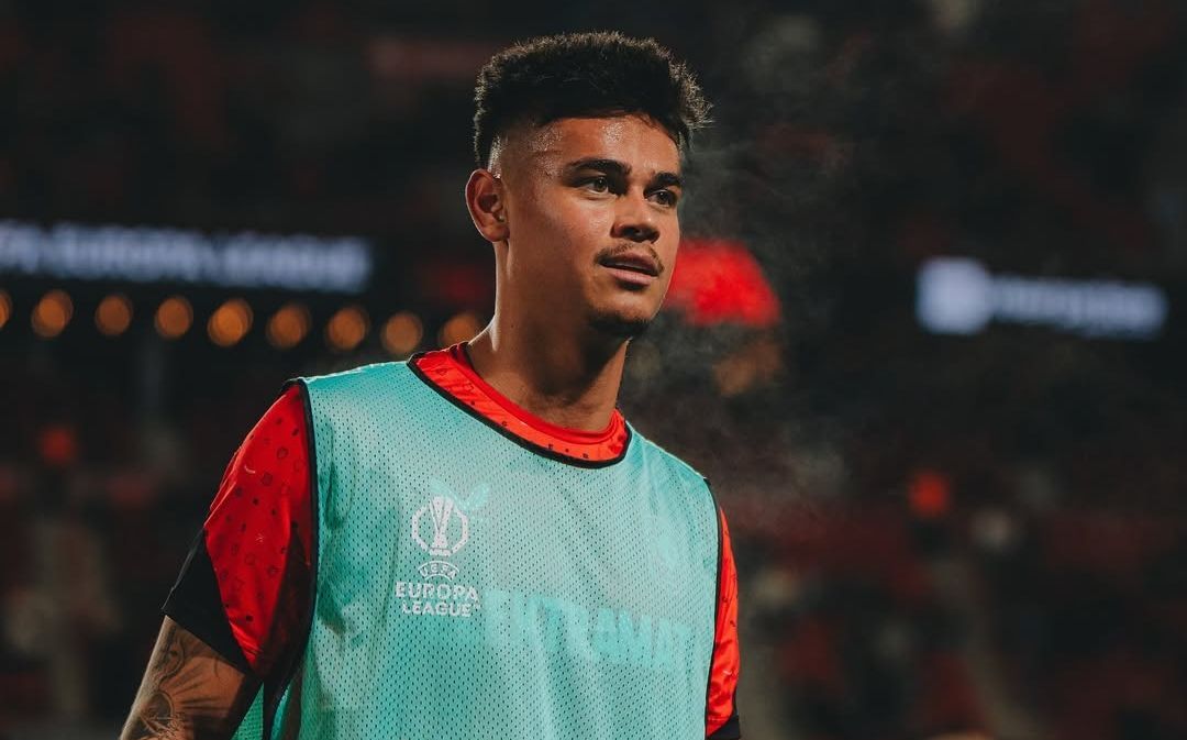 Kerap Alami Cedera, Pundit Asal Belanda ini Sebut Mees Hilgers Pemain Kaki Kaca