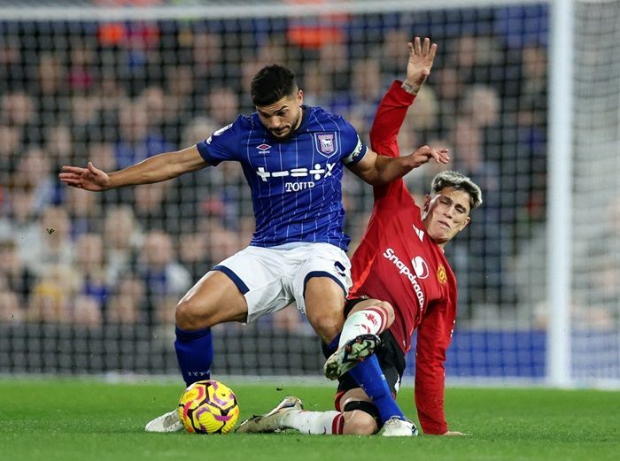 Respect! Kapten Ipswich Town Tolak Pakai Ban Kapten Bercorak Pelangi, Bertentangan dengan Ajaran Islam
