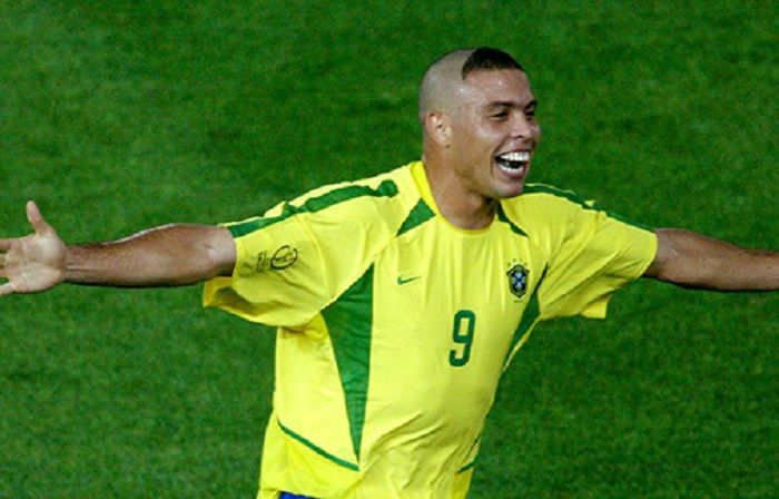 Kisah Rambut Ikonik Ronaldo Nazario: Alasan Hingga Permintaan Maaf R9 pada Ibu di Seluruh Dunia