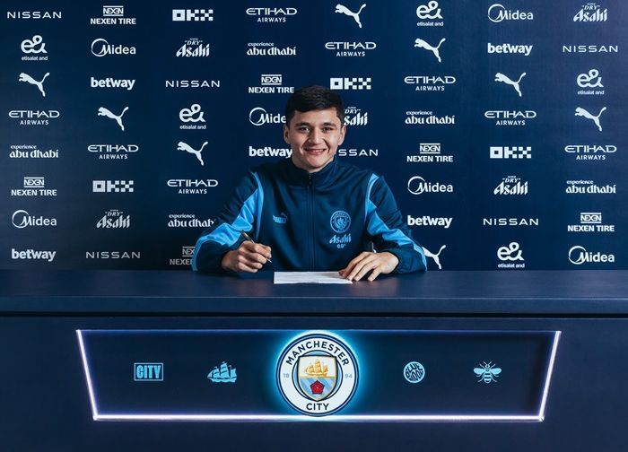 Profil Abdukodir Khusanov, Pemain Uzbekistan Pertama yang Jadi Tembok Baru Manchester City