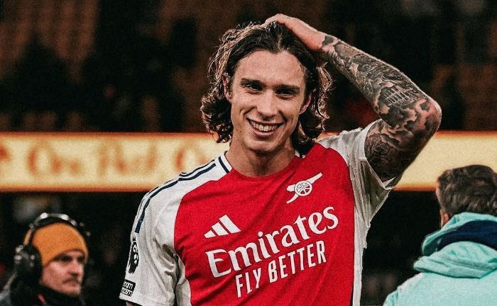 Kenapa Arsenal Habiskan Rp 850 Miliar untuk Riccardo Calafiori yang Jarang Jadi Starter?