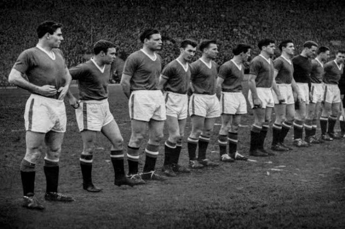 Manchester United Kenang Tragedi Munich Air dengan Pasang Foto Jam di Profil Instagram