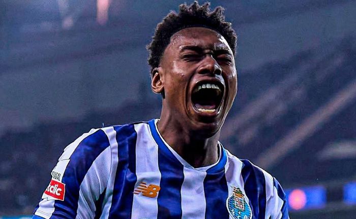 Manchester United Incar Samu Omorodion sebagai Alternatif Gyokeres dan Osimhen