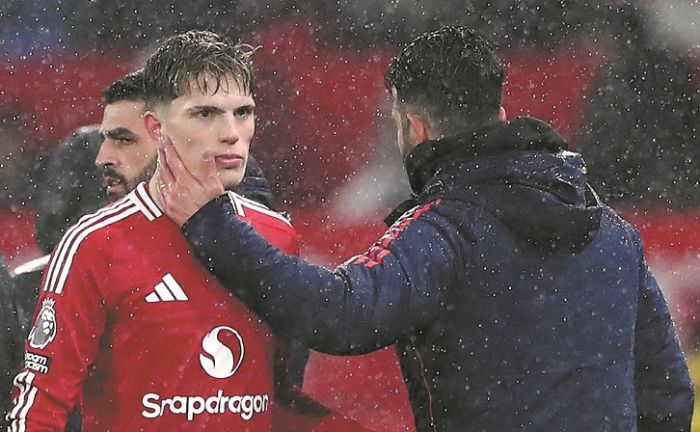 Langsung Masuk Ruang Ganti saat Ditarik Keluar di Laga vs Ipswich, Ganarcho Siap Traktir Makan Malam Skuad Man United