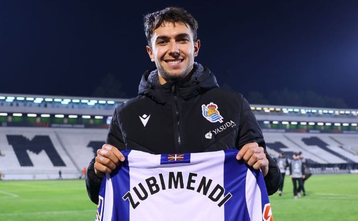 Butuh Striker, tapi Kenapa Arsenal Justru Beli Gelandang Martin Zubimendi?