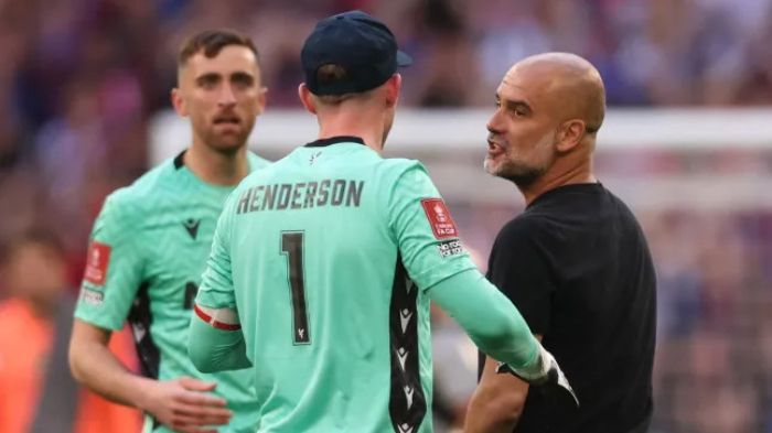 Guardiola Adu Mulut dengan Dean Henderson di Final Piala FA, Ributin Apa?