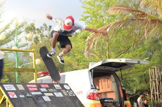 Peringati Hari Skateboard Sedunia, Ratusan Anak Muda Ikutan Skateboarding Riding Parade di Parepare 