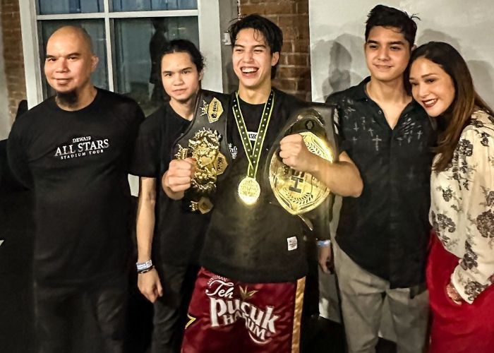 El Rumi Menang Tinju Lawan Jefri Nichol di Superstar Knockout, Menpora Dito Serahkan Sabuk Kemenangan