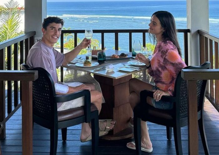 Bawa Pacarnya, Marc Marquez Berbagi Momen Liburan Romantis di Bali