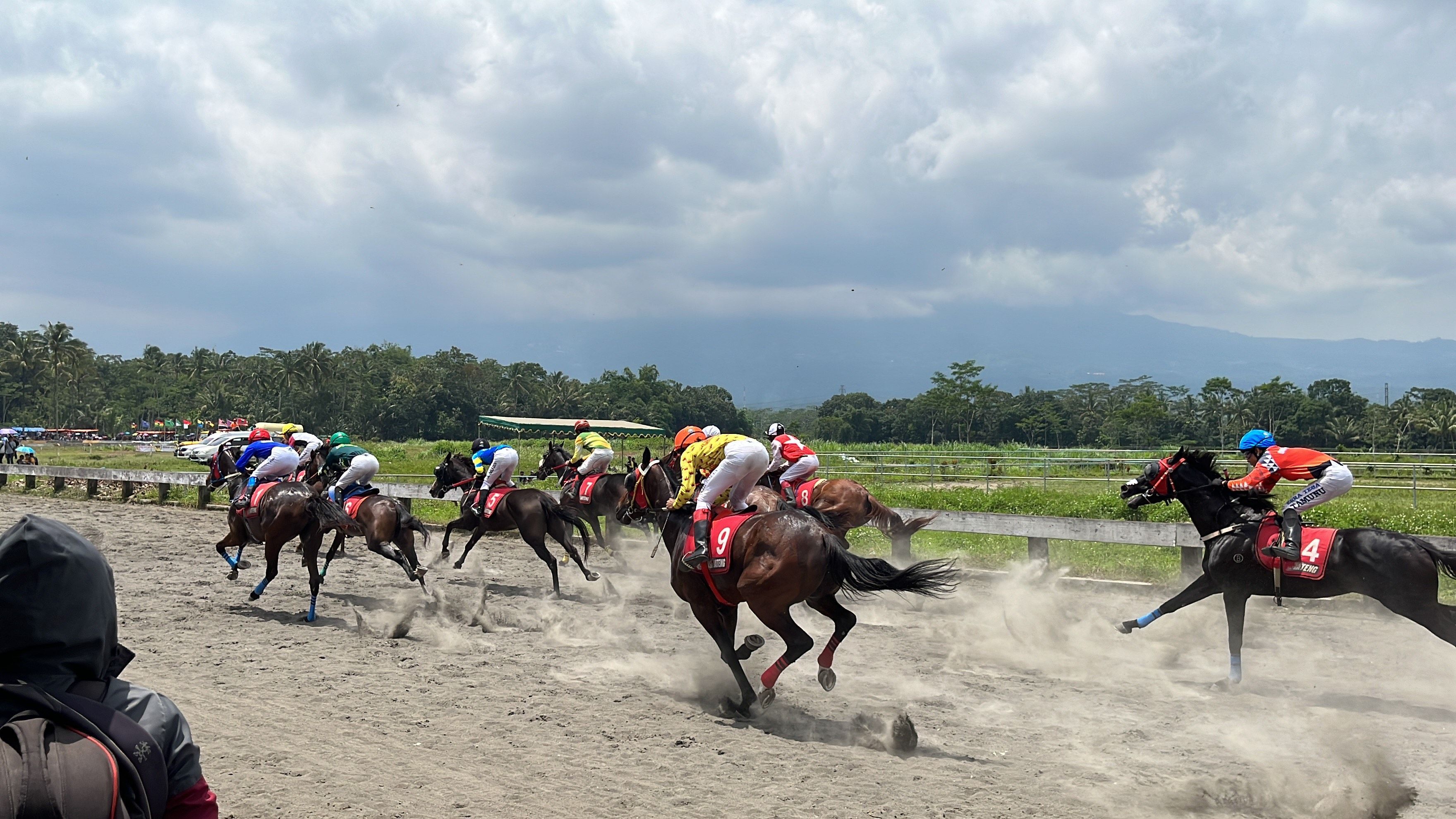 Serunya Jateng Derbi Pacuan Kuda Tingkat Nasional, Diikuti Lebih dari 200 Peserta dari Seluruh Indonesia