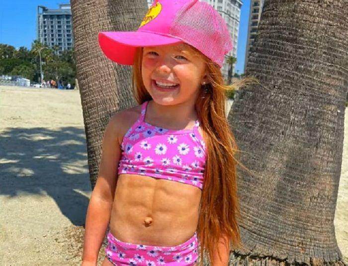 Baru 7 Tahun, Bocah Perempuan Ini Sudah Memiliki Perut Sixpack: Sering Latihan Core dan Olahraga Ini