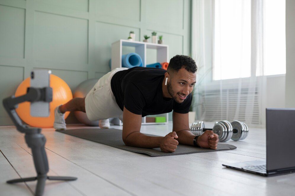 5 Olahraga Ringan yang Bisa Dilakukan Sendiri di Rumah, Hemat Bujet Gak Perlu ke Gym!
