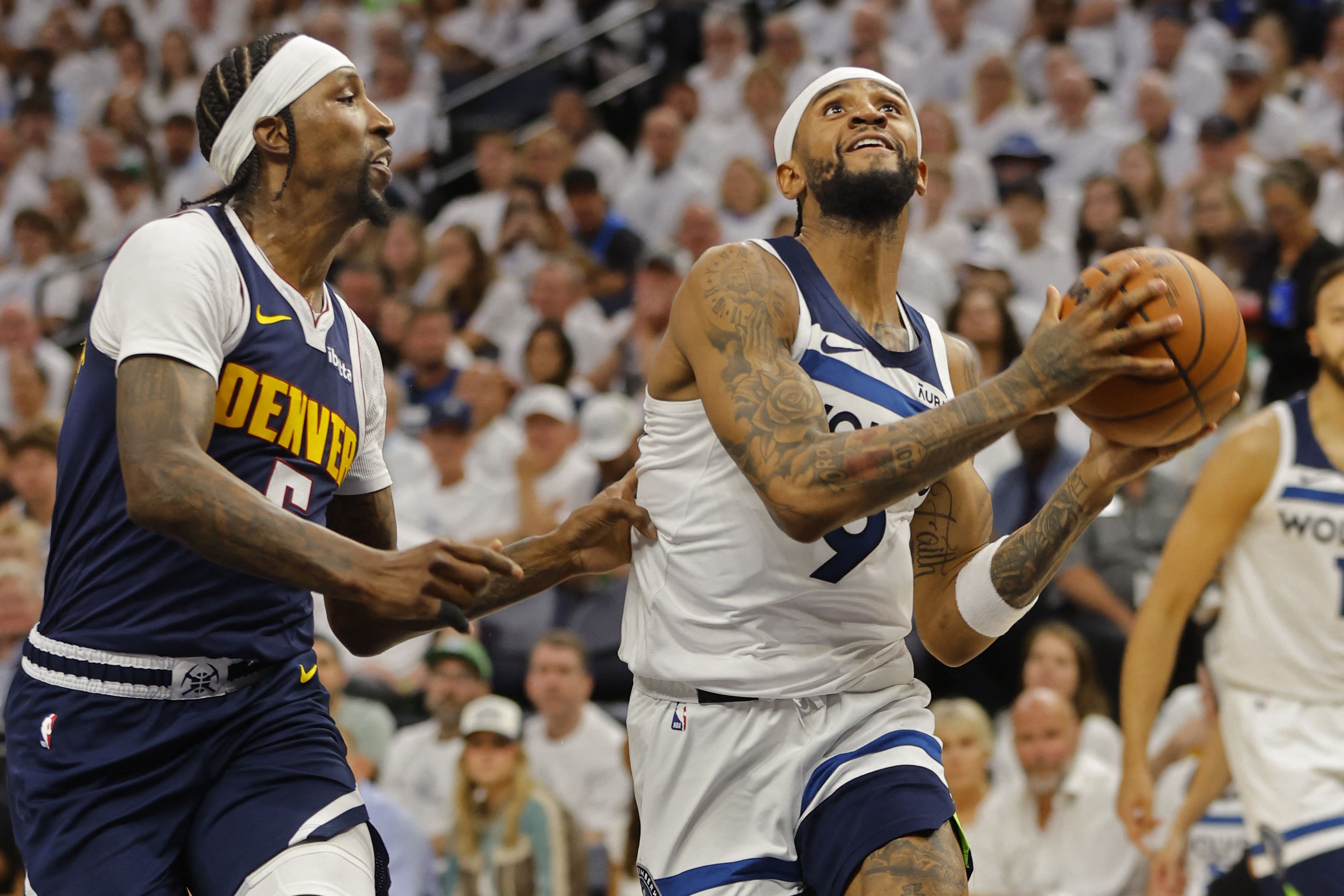 Menang Telak 115-70, TimberWolves Paksa Nuggets Mainkan Game 7