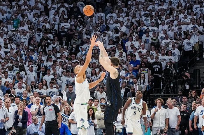 Hasil NBA Playoffs: Dallas Sikat Wolves 2-0 di Target Center