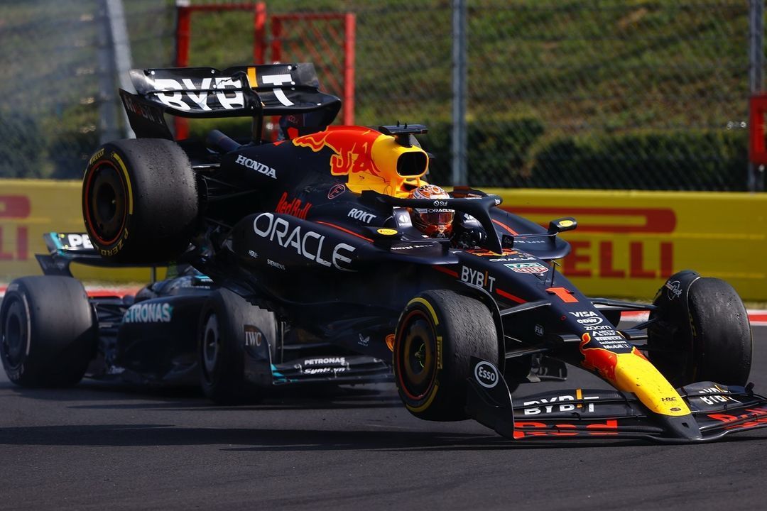 Max Verstappen Marah Besar Usai Terlibat Insiden dengan Lewis Hamilton