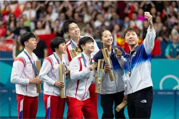 Moment Haru dan Langka saat Altet Korut dan Korsel Foto Bareng di Olimpiade Paris 2024