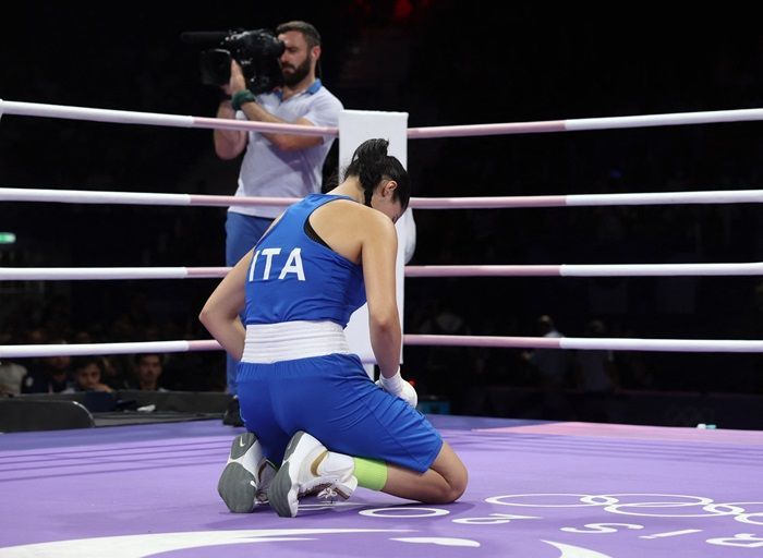 Angela Carini Mundur dari Laga Tinju Olimpiade Usai 46 Detik Lawan Petinju yang Diduga Transgender asal Aljazair