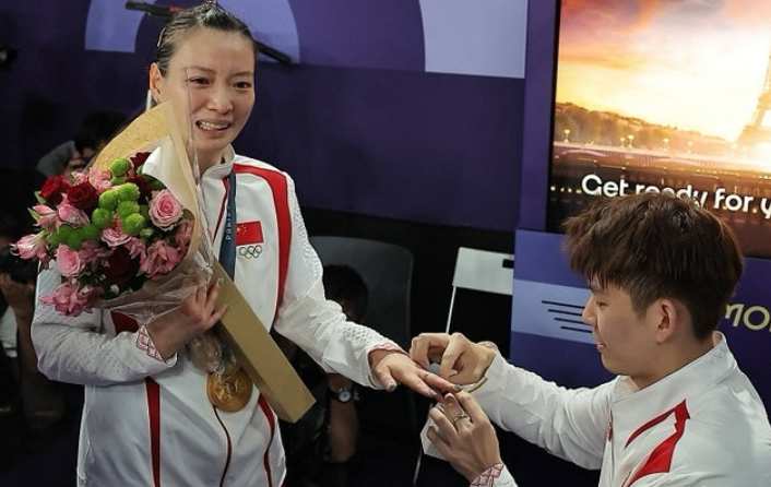 Romantis, Atlet Bulu Tangkis Asal China Dilamar Usai Raih Medali Emas di Olimpiade Paris 2024