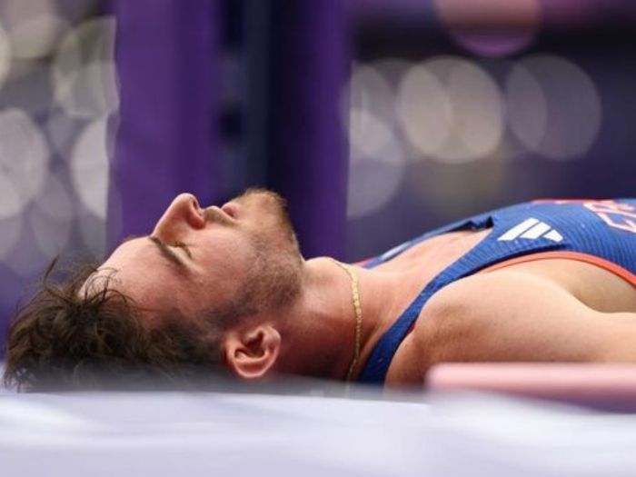 Insiden Konyol di Olimpiade: Atlet Prancis Tersingkir Gara-gara Kemaluannya Menyangkut Saat Lompat Galah