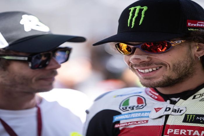 Wejangan Valentino Rossi Dibalik Kesuksesan Marco Bezzecchi Finish di Posisi Ke-6 MotoGP Austria